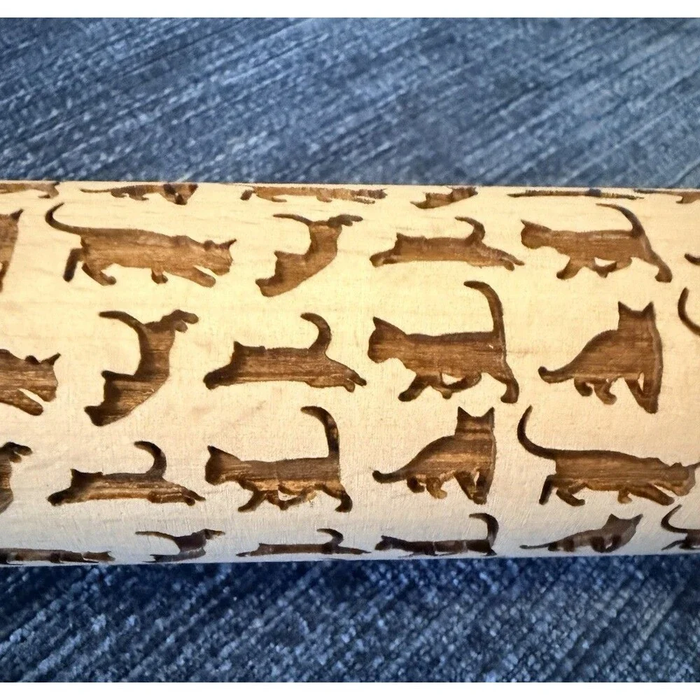 Engraved Wooden Rolling Pin With Handles Cat Pattern NEW